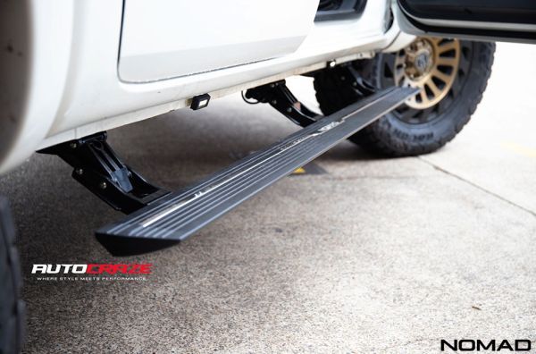 Nomad Power Side Steps - Toyota Hilux N70 Dual Cab 2005-2015