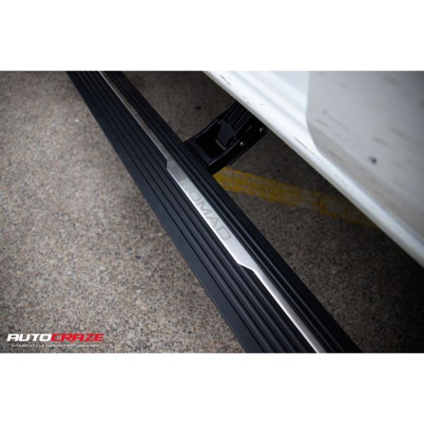 Nomad Power Side Steps - Chevrolet Silverado 1500 20on