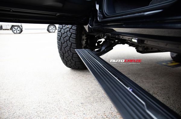 Nomad Power Side Steps - Ford Ranger/Raptor Next Gen Dual Cab